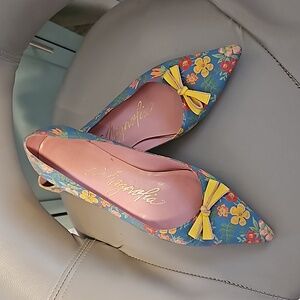 Magnolia Floral Flats